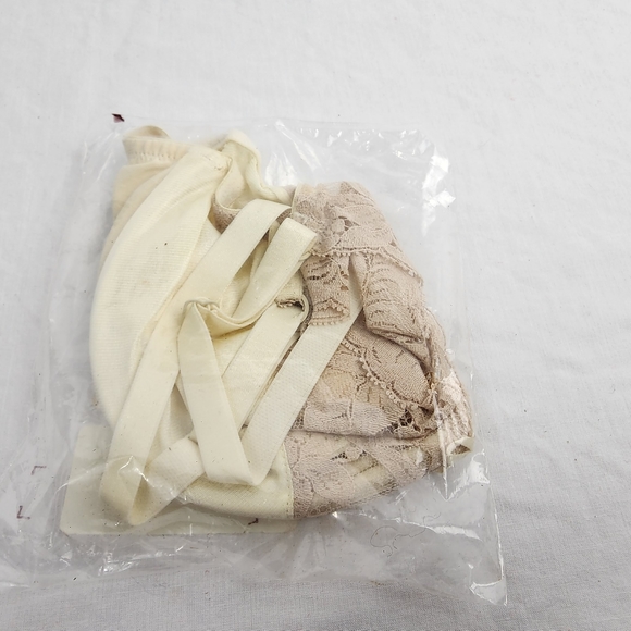 ❤ NWT VINTAGE VICTORIA'S SECRET LACE / SATIN ELIZABETH UNDERWIRE BRA IVORY 38B - Picture 2 of 5